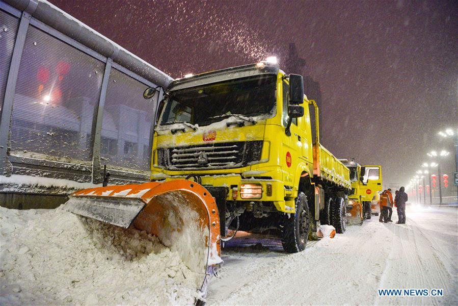 CHINA-XINJIANG-URUMQI-SNOWFALL (CN)