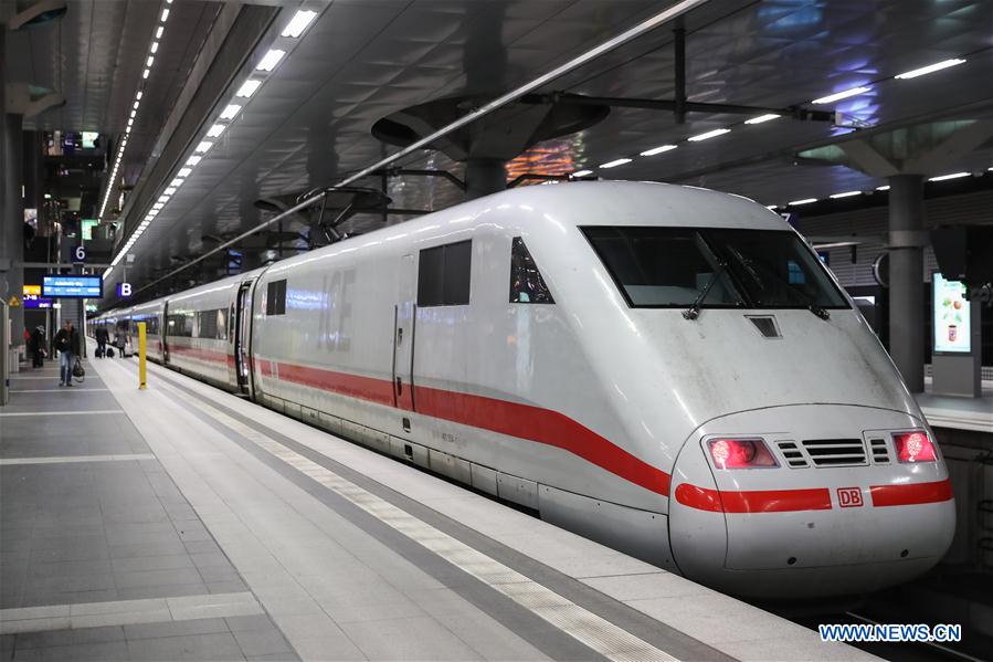 GERMANY-BERLIN-STORM-LONG-DISTANCE TRAINS-CANCELLED