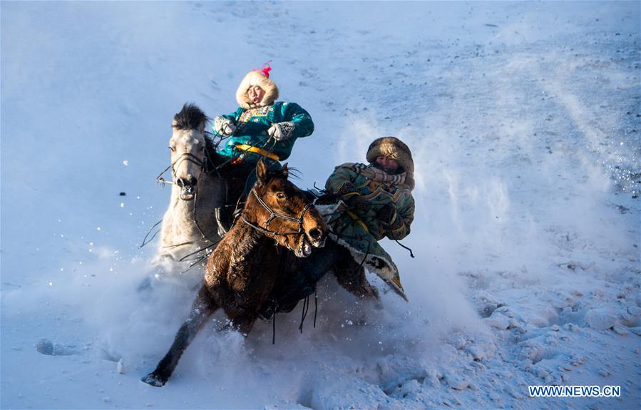 CHINA-INNER MONGOLIA-SNOWFIELD HORSE TAMING (CN)