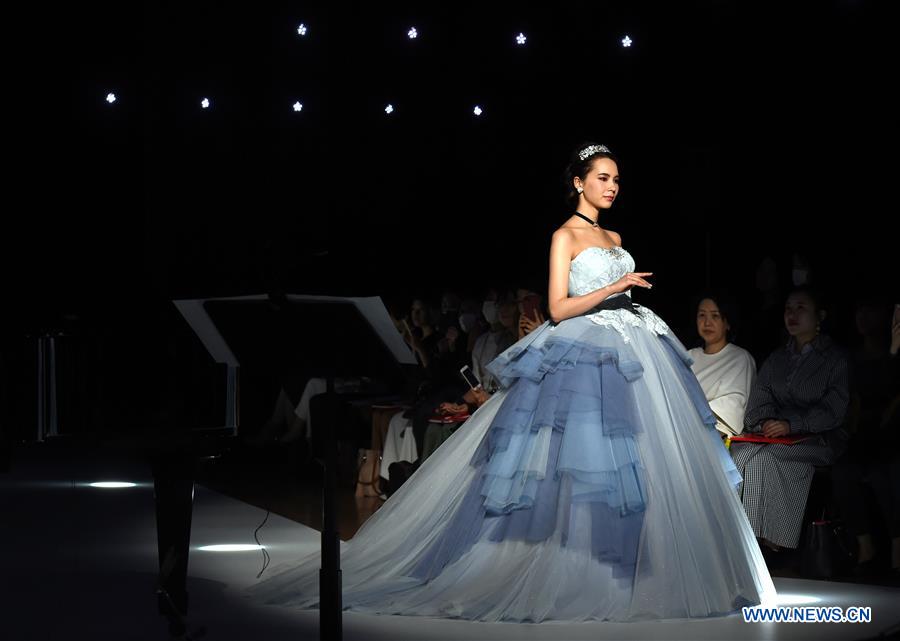 JAPAN-TOKYO-DISNEY-WEDDING DRESSES