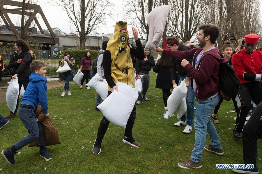 BRITAIN-LONDON-INTERNATIONAL PILLOW FIGHT DAY