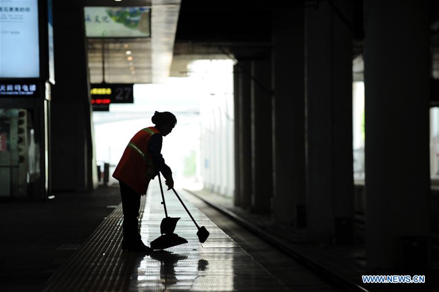 CHINA-INT'L WORKERS' DAY-WORKERS (CN)