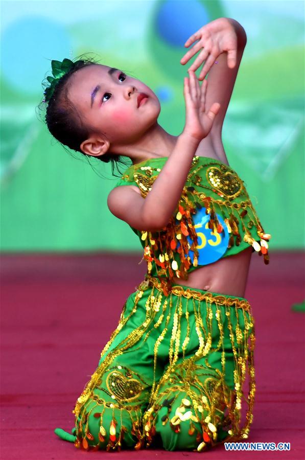 CHINA-GUANGXI-QINZHOU-CHILDREN'S DAY-DANCE(CN)