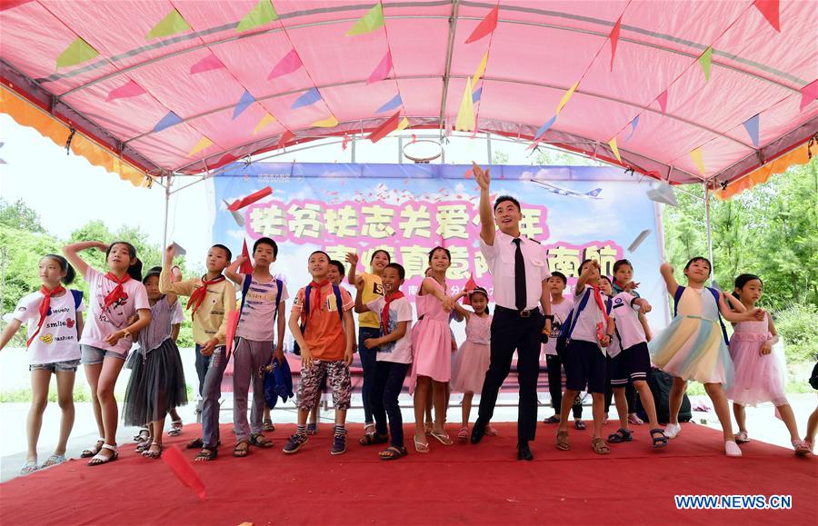 #CHINA-HUNAN-ARILINES-INT'L CHILDREN'S DAY(CN*)