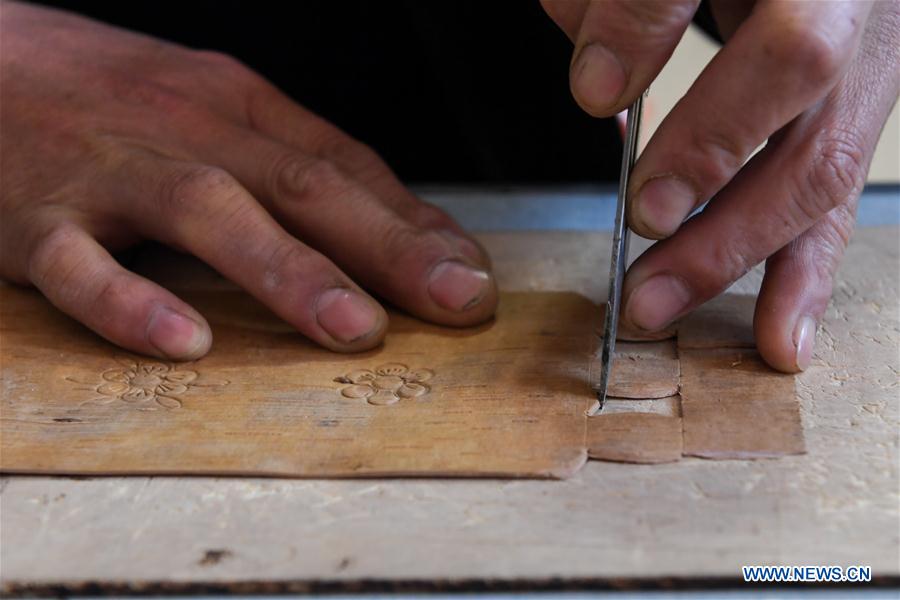 CHINA-INNER MONGOLIA-BIRCH BARK-HANDICRAFT (CN)