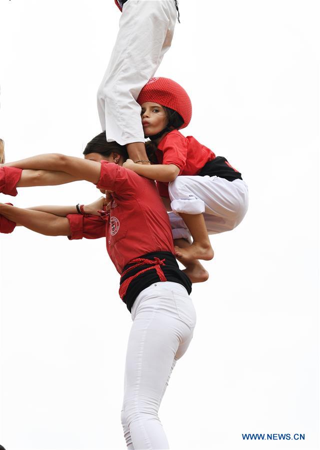 U.S.-WASHINGTON D.C.-FOLKLIFE FESTIVAL-HUMAN TOWERS