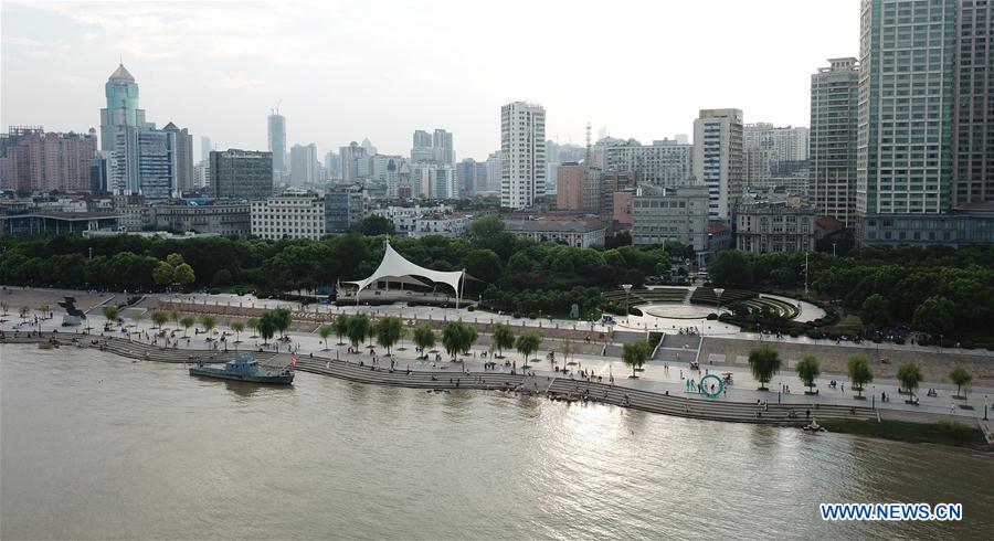 CHINA-HUBEI-WUHAN-RIVER BANK (CN)