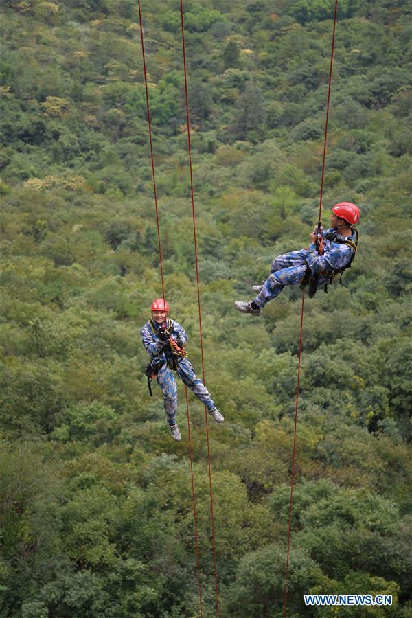 CHINA-HUBEI-ENSHI-ROCK CLIMBING