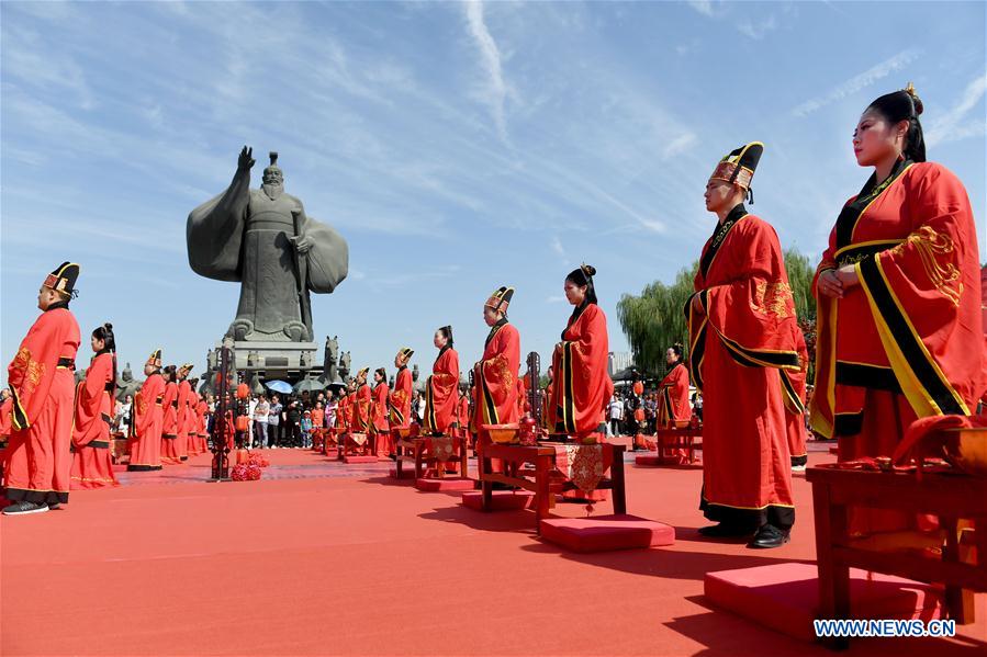 CHINA-XI'AN-GROUP WEDDING-HAN STYLE (CN)