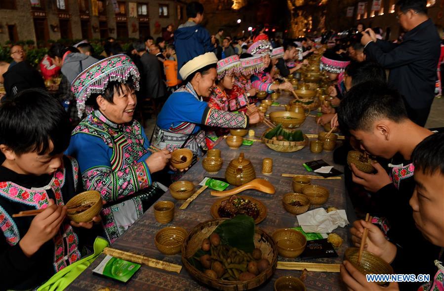 CHINA-SICHUAN-XINGWEN-ETHNIC CULTURE-LONG TABLE BANQUET (CN)