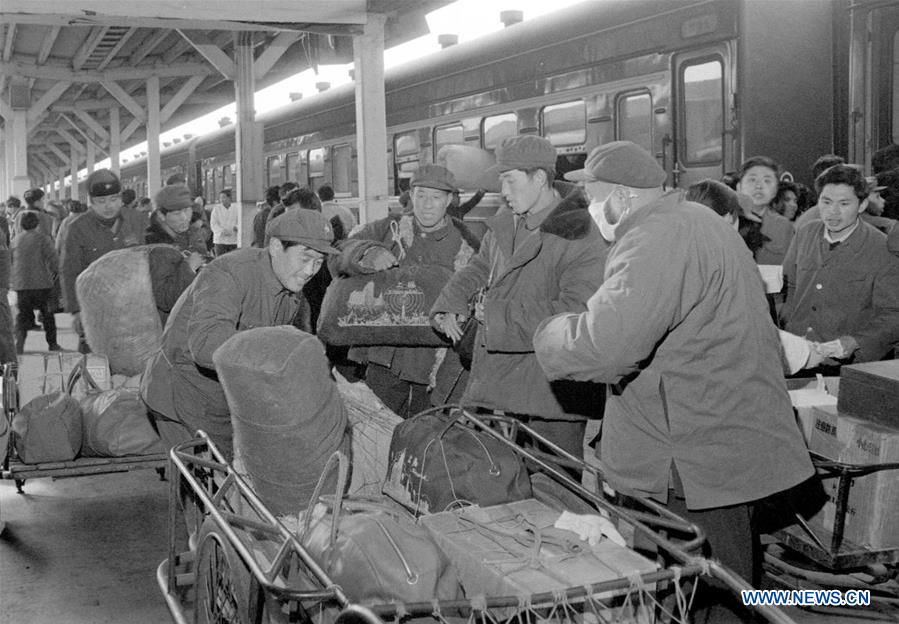 CHINA-SPRING FESTIVAL-TRAVEL RUSH-PLATFORM MEMORIES (CN)