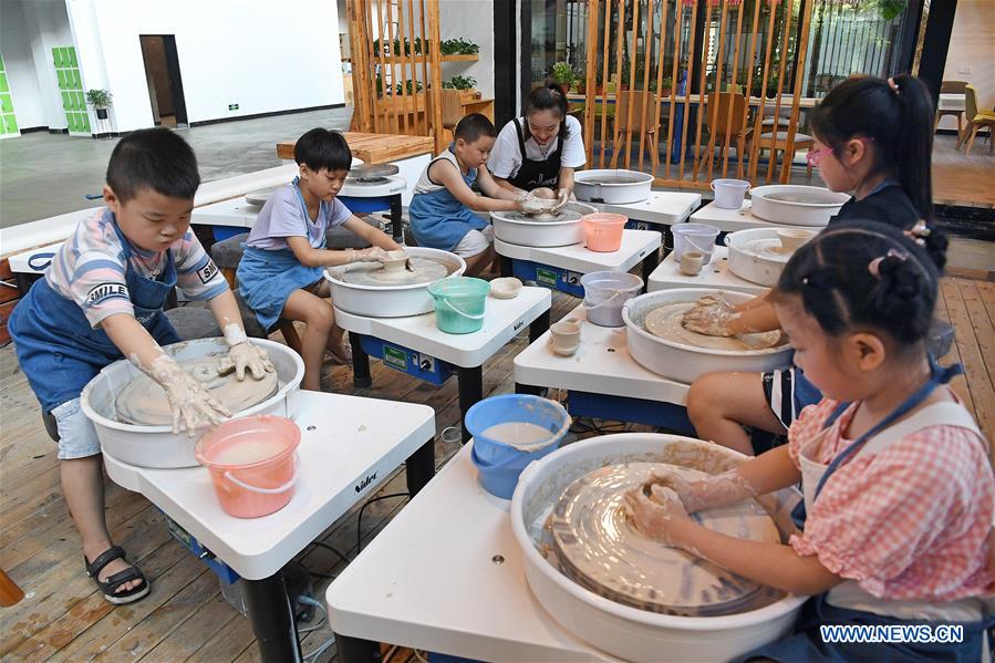 CHINA-JIANGXI-JINGDEZHEN-CHILDREN-SUMMER VACATION (CN)